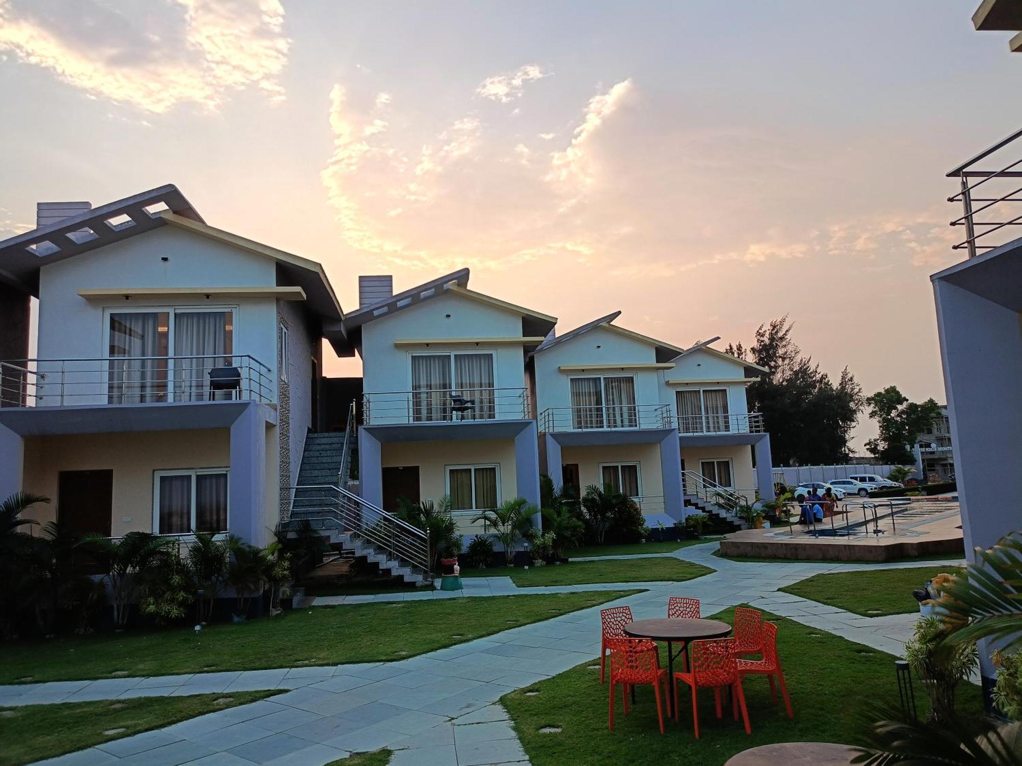 Parth King Beach Resort Mandarmani Exterior photo